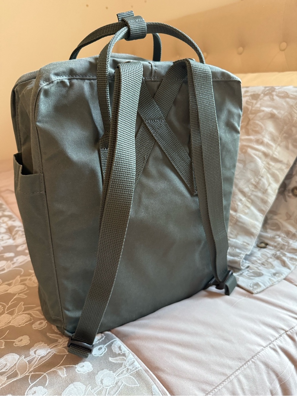 Fjallraven Kanken backpack. Very good condition. Color Graphite/Dark green. - Picture 6 of 16